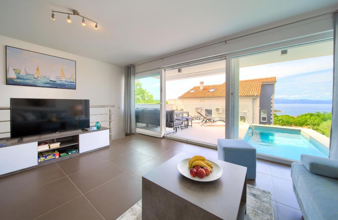 Villa Solis Lacus Modern Apartment - Private Heated Pool - Smart Tv Sky X - Free Parking Njivice Exterior foto